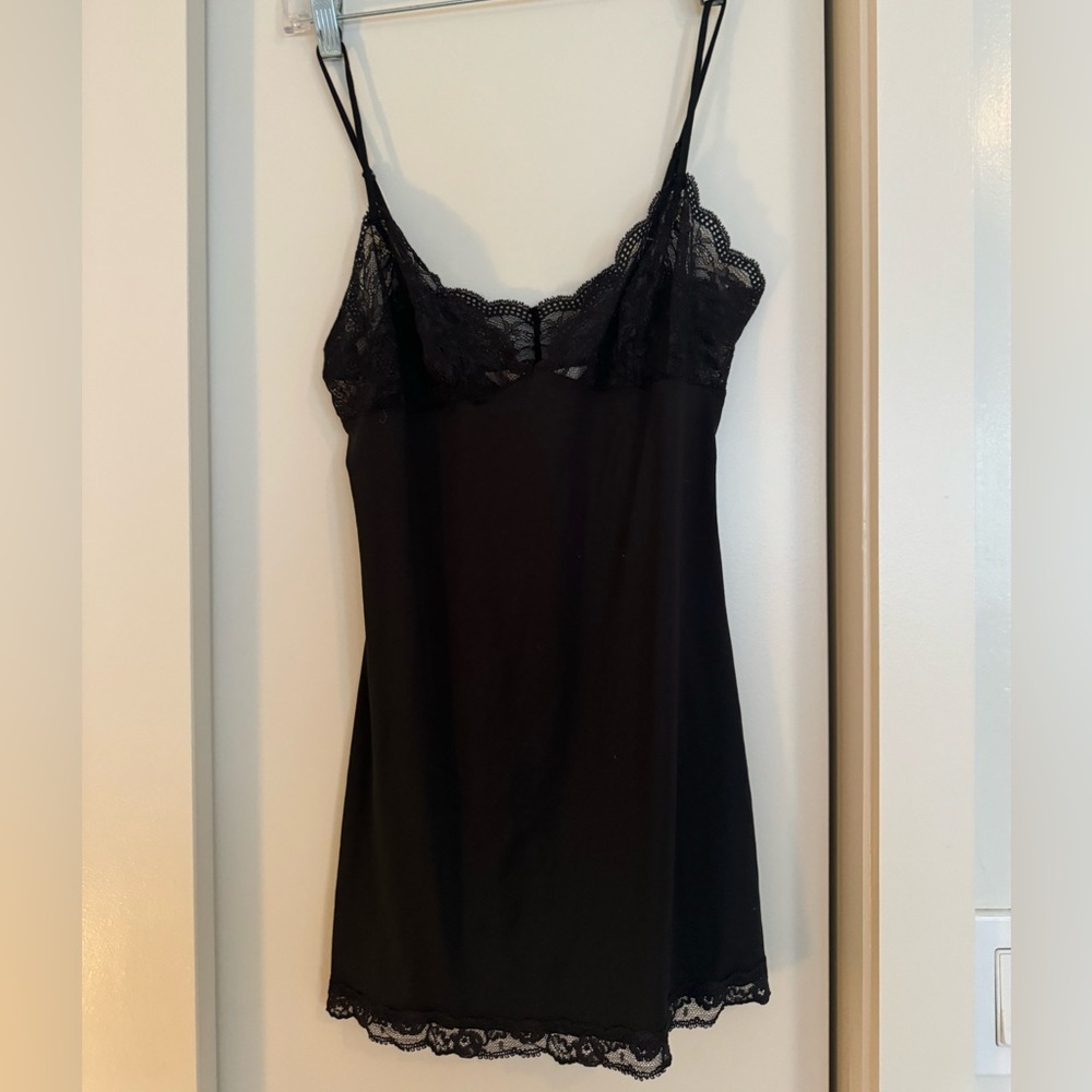 VINTAGE y2k victoria’s secret lace cami